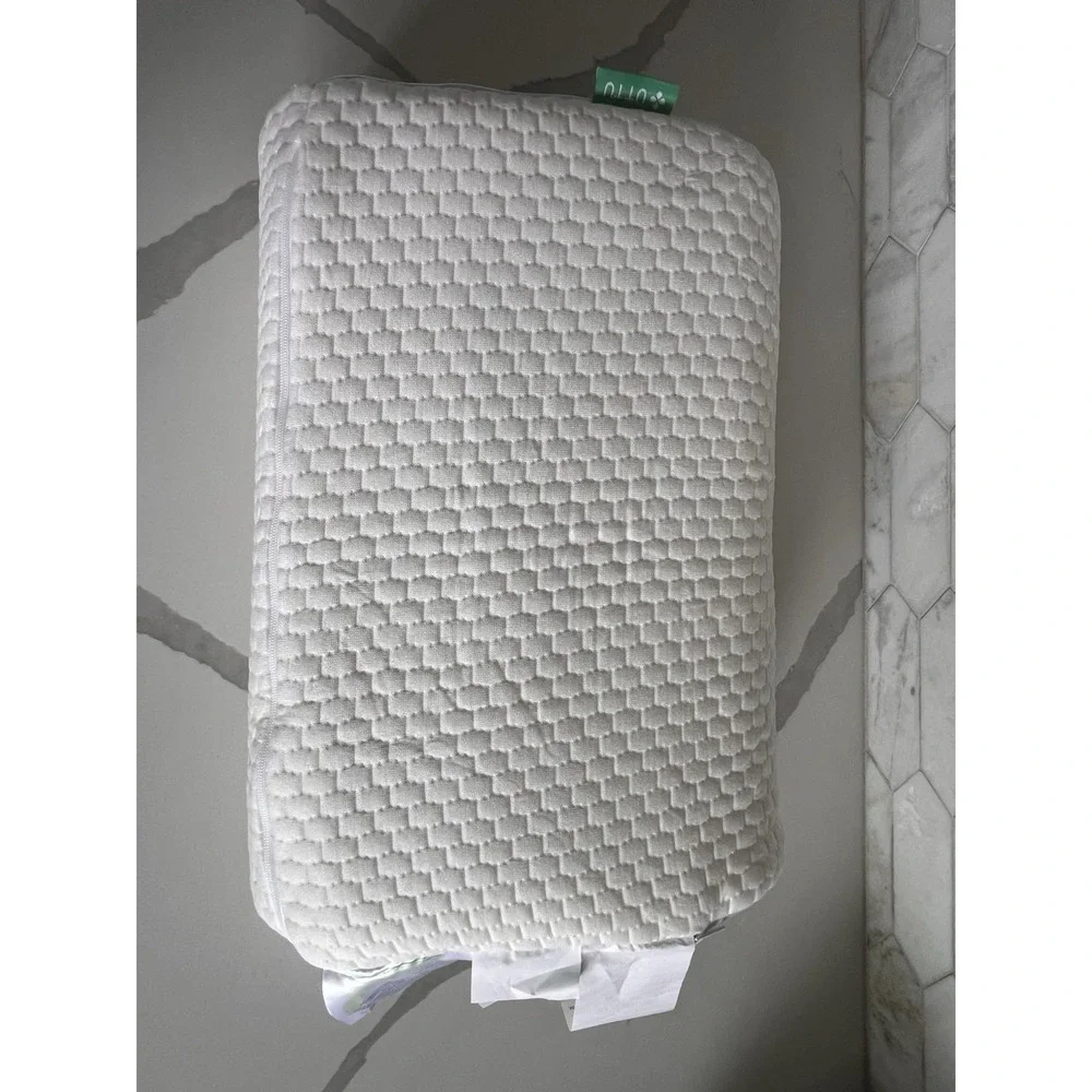UTTU pillow sandwich